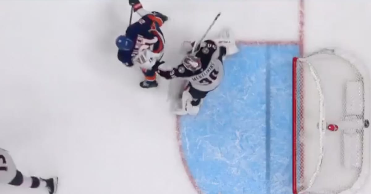 New York Islanders got goal overturned after goalie interference call, leaving Patrick Roy furious