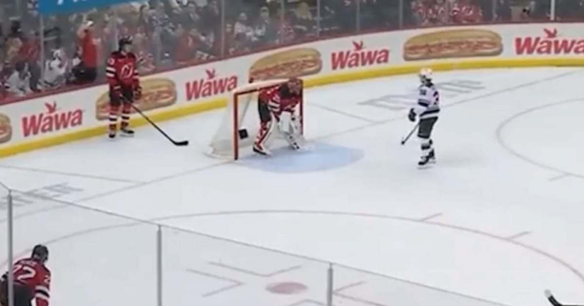 Players during NHL game between the New Jersey Devils and Minnesota Wild