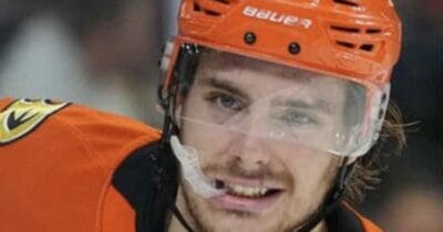 Leo Carlsson of the Anaheim Ducks
