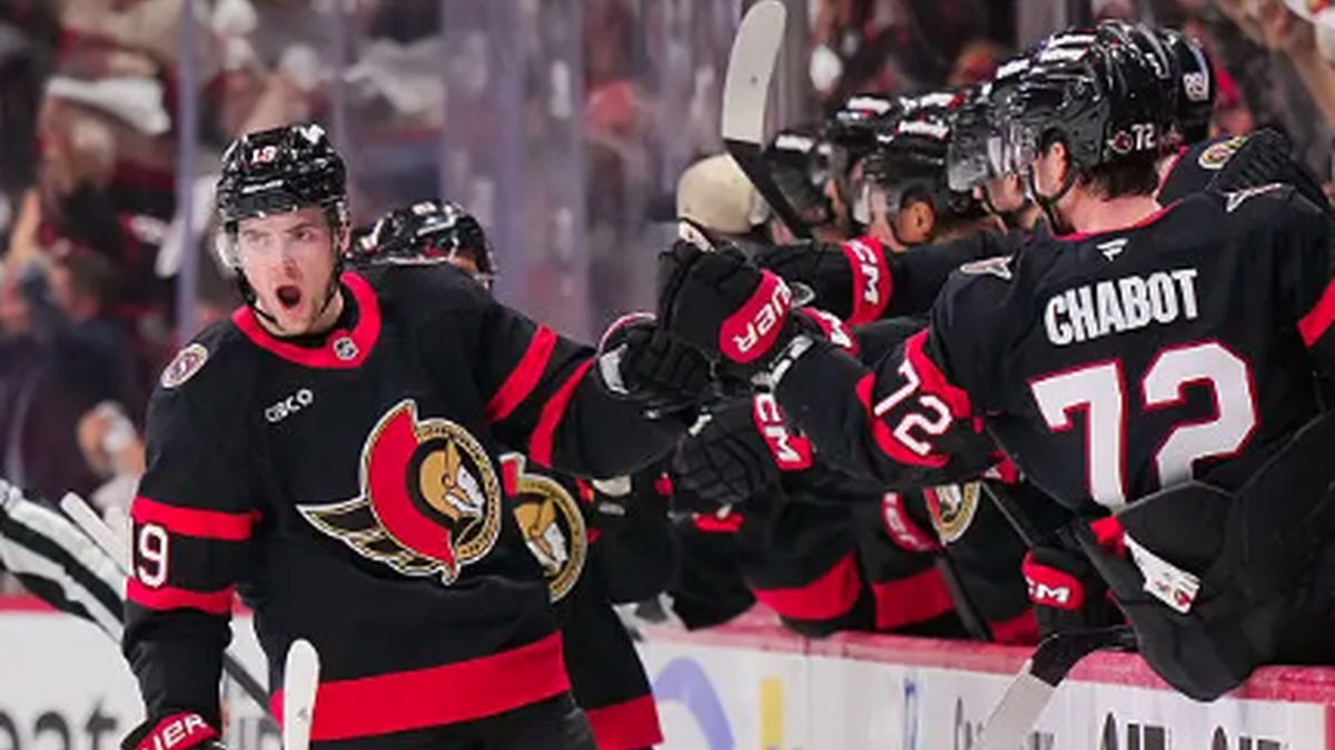 Ottawa Senators celebrating a goal