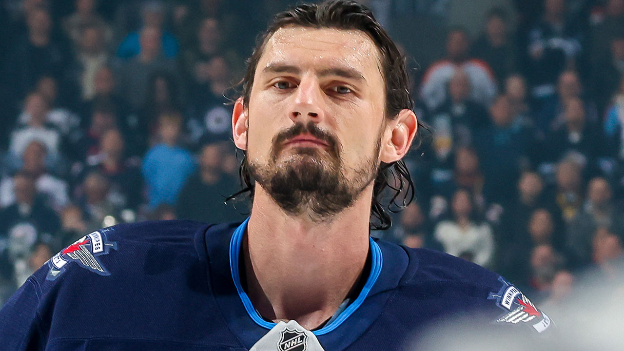 The NHLPA isn't stepping into the Hellebuyck standoff