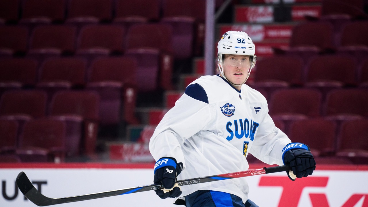 Patrik Laine, former Montreal and Winnipeg forward
