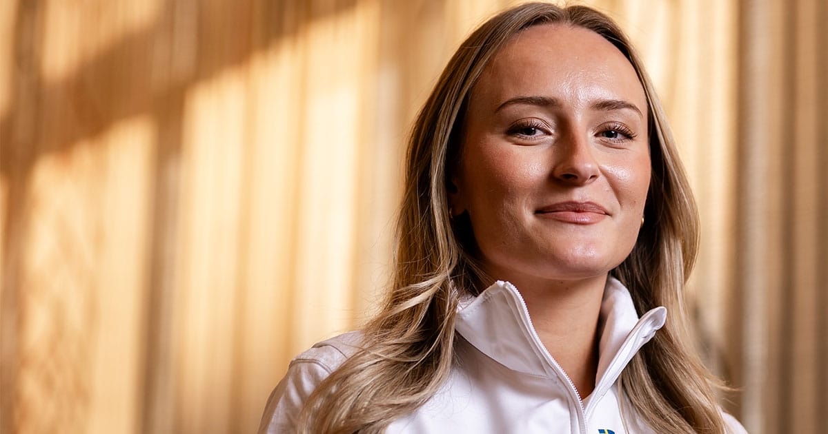 Ebba Årsjö öppnar upp om de tuffa smärtorna som hon tvingas genomlida.