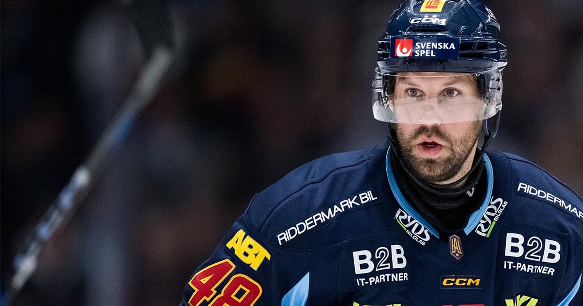 Dick Axelsson ger nytt besked om framtiden som hockeyspelare.