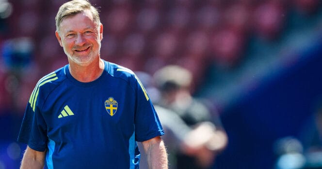 Vackra hyllningen till Sveriges förbundskapten Peter Gerhardsson under fotbolls-EM.