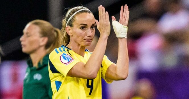 Kosovare Asllani ger besked om framtiden i landslaget i natt.