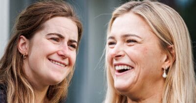 Frida Karlsson och Ebba Andersson bjuder verkligen på sig själva i en ny video.