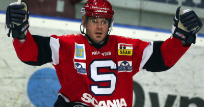 Hockeyspelaren Kyle Calder, som har spelat i Södertälje SK, har gått bort. Han blev 47 år gammal.