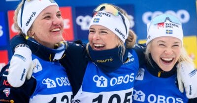 Linn Svahn, Frida Karlsson och Jonna Sundling jublar.