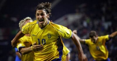Zlatan Ibrahimovic firar sitt mål i EM 2004