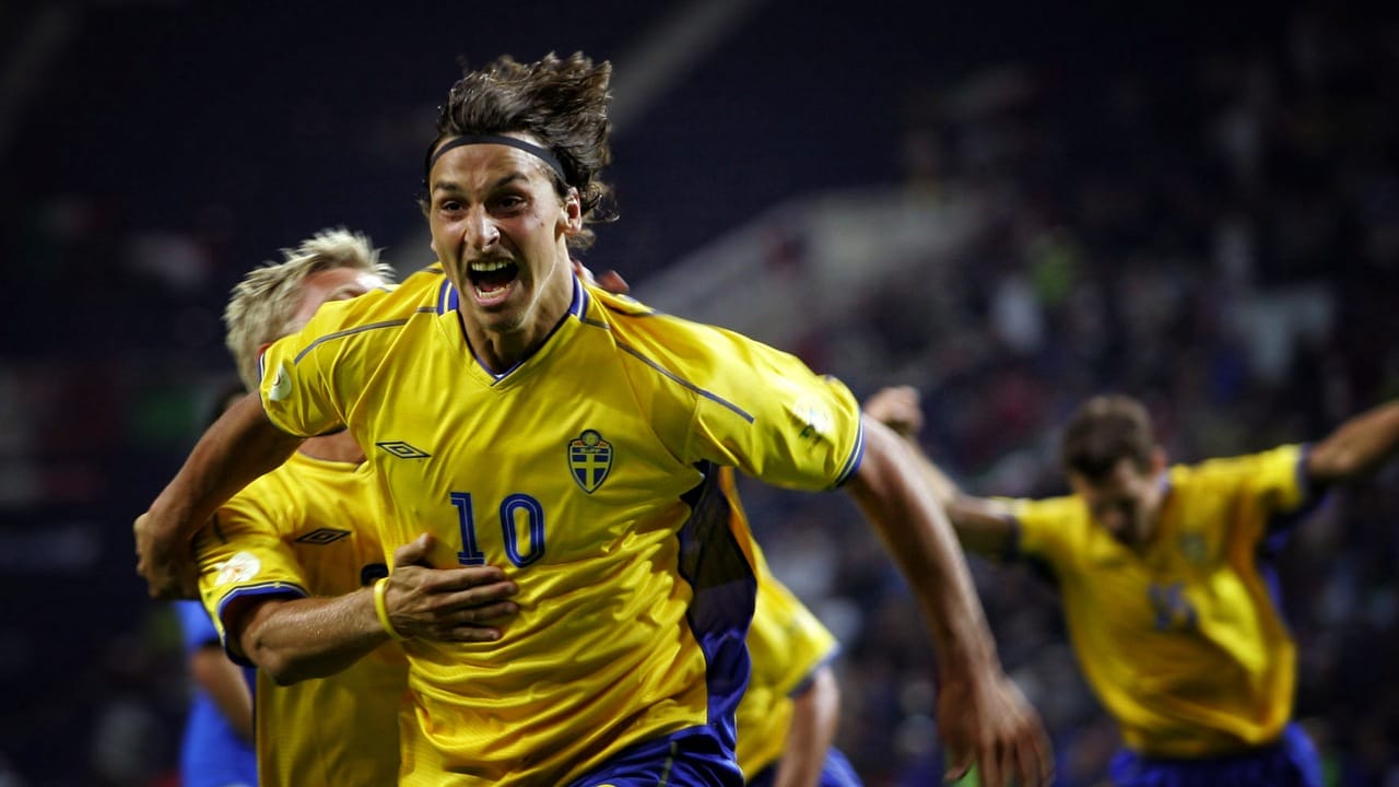 Zlatan Ibrahimovic firar sitt mål i EM 2004