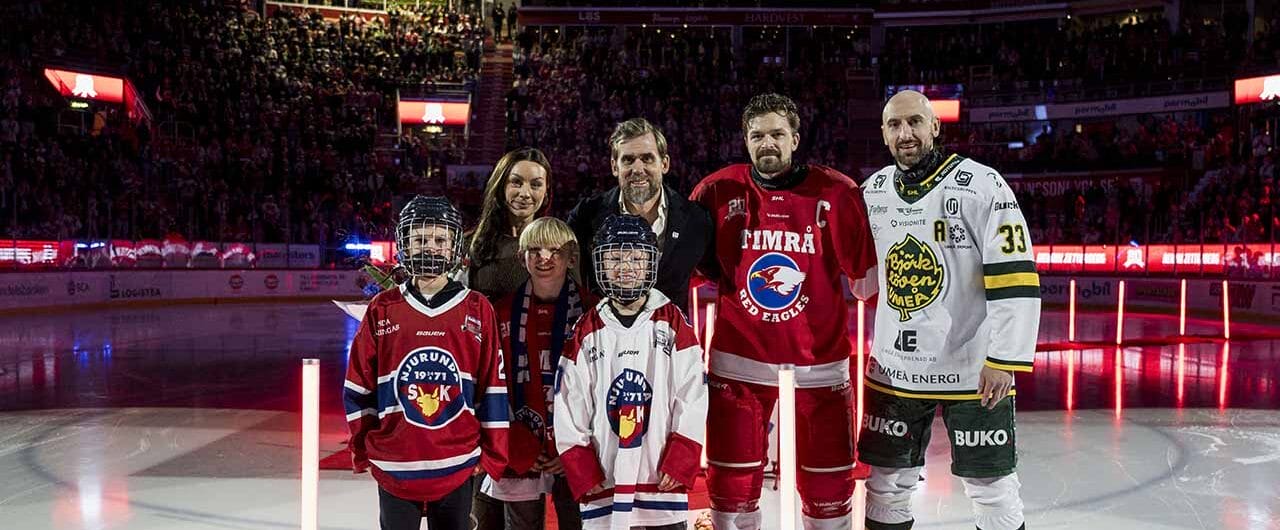 Hyllningen av Henrik Zetterberg stördes av ditresta Björklöven-supportrar.