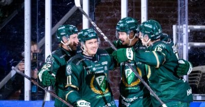 Färjestads BK jublar efter ett mål i SHL