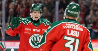 Frölunda jublar efter ett mål i SHL