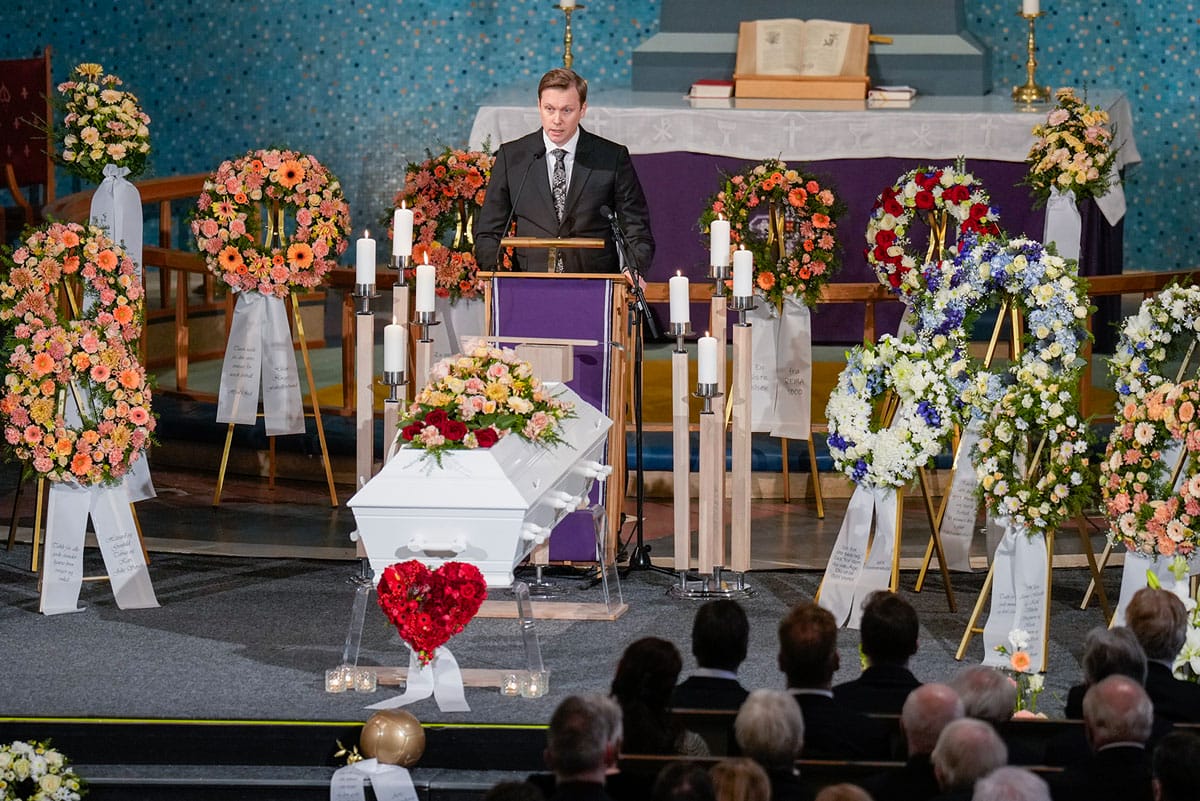 Bendik Hareide under bisettelsen til Åge Hareide i Molde domkirke. Den tidligere fotballspilleren og treneren døde 18. desember 2025, 72 år gammel.